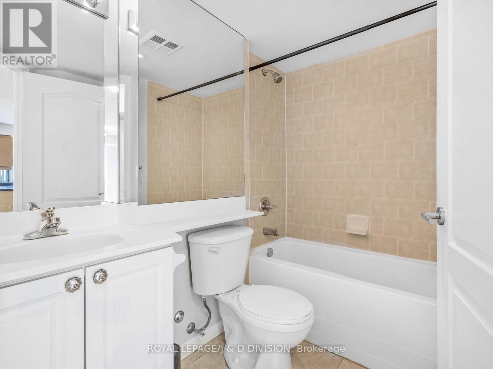 305 - 18 Stafford Street, Toronto, Ontario  M5V 3W4 - Photo 12 - C12891788