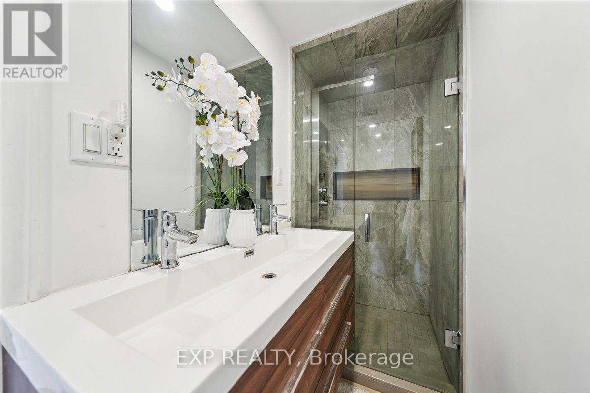 74 - 10 Laurie Shepway, Toronto, Ontario  M2J 1X6 - Photo 19 - C12891924