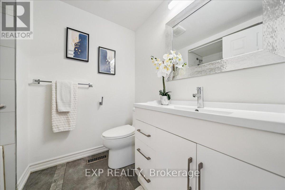 74 - 10 Laurie Shepway, Toronto, Ontario  M2J 1X6 - Photo 25 - C12891924