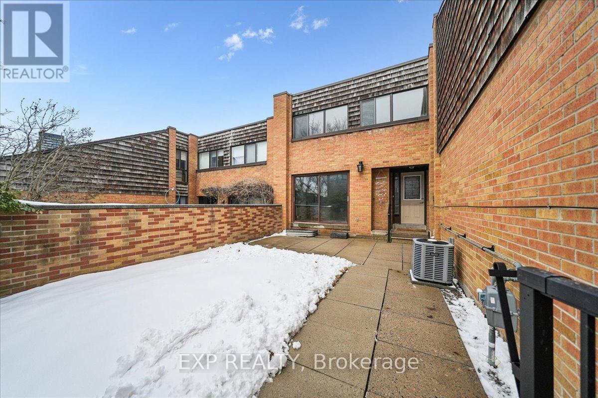 74 - 10 Laurie Shepway, Toronto, Ontario  M2J 1X6 - Photo 38 - C12891924