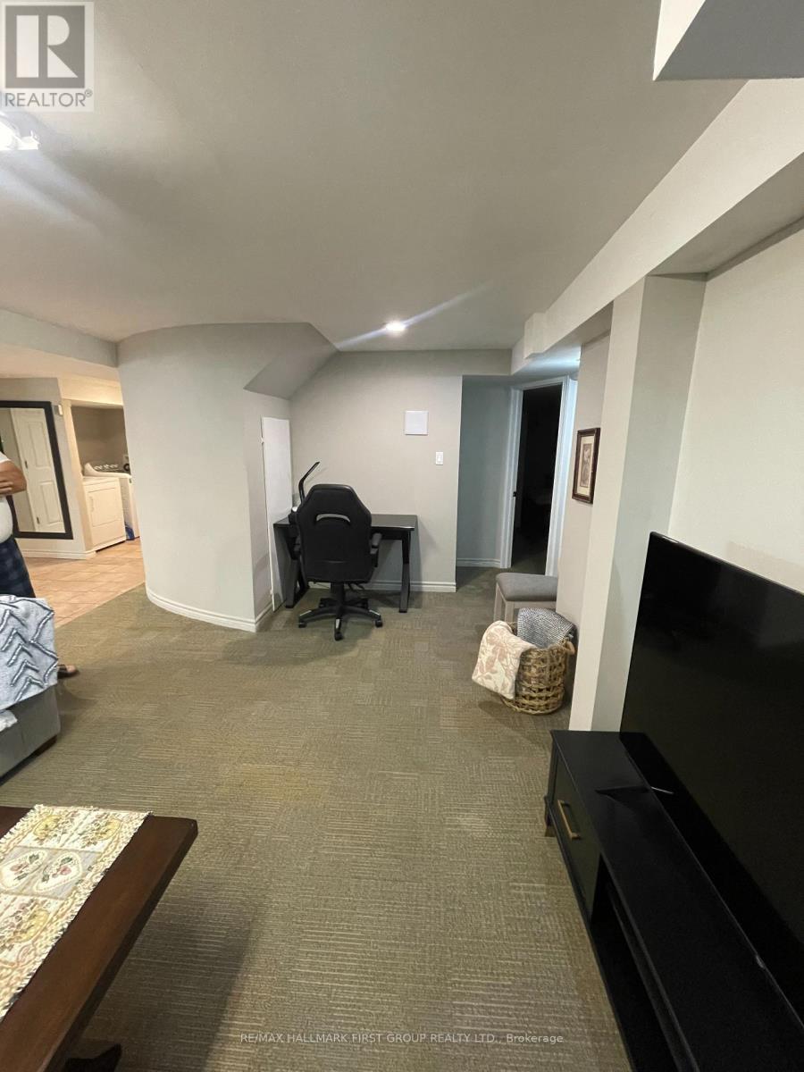 1604 Middleton Street, Pickering, Ontario  L1X 2L3 - Photo 3 - E12891828