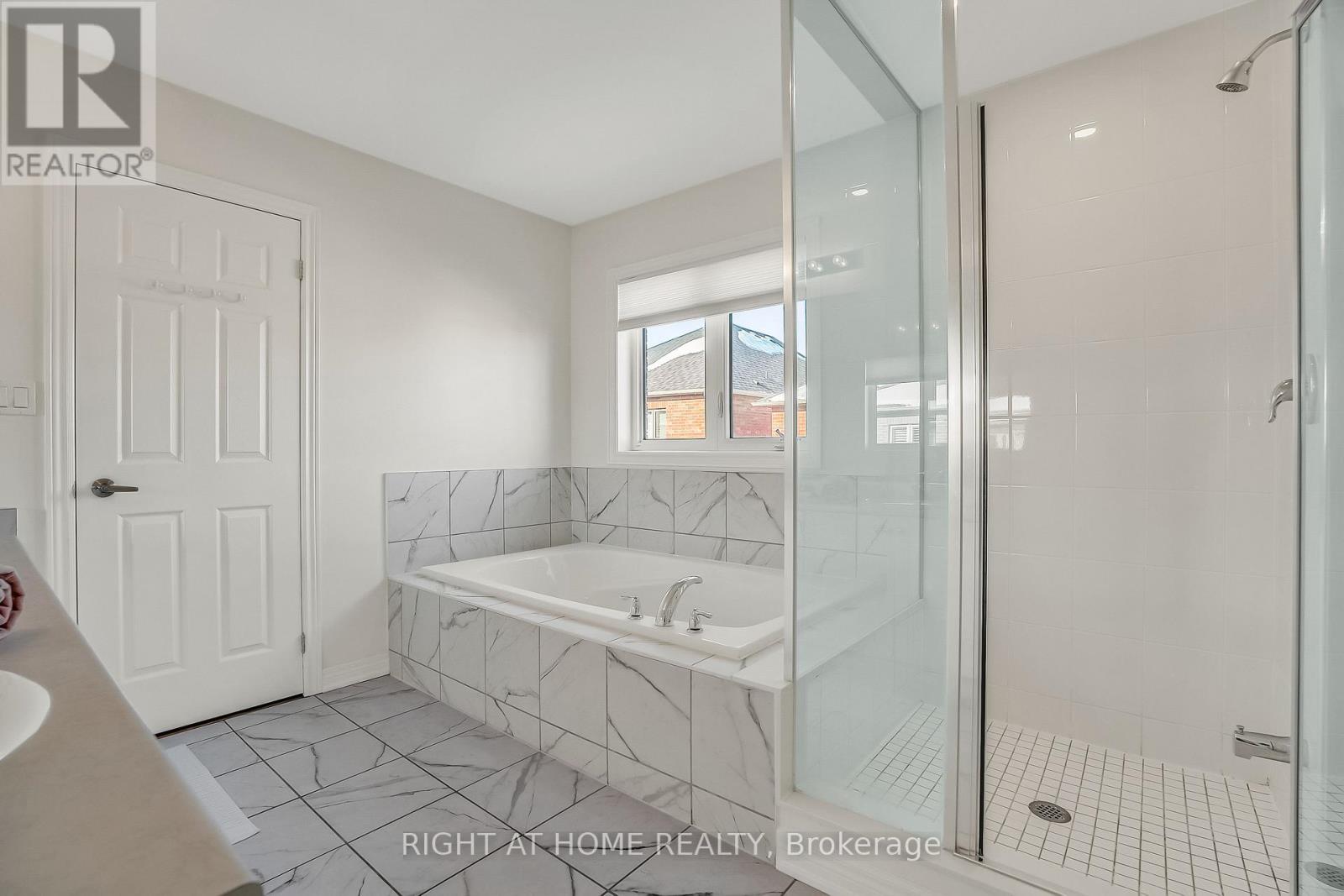 1174 Sepia Square, Pickering, Ontario  L1X 0H1 - Photo 33 - E12891832