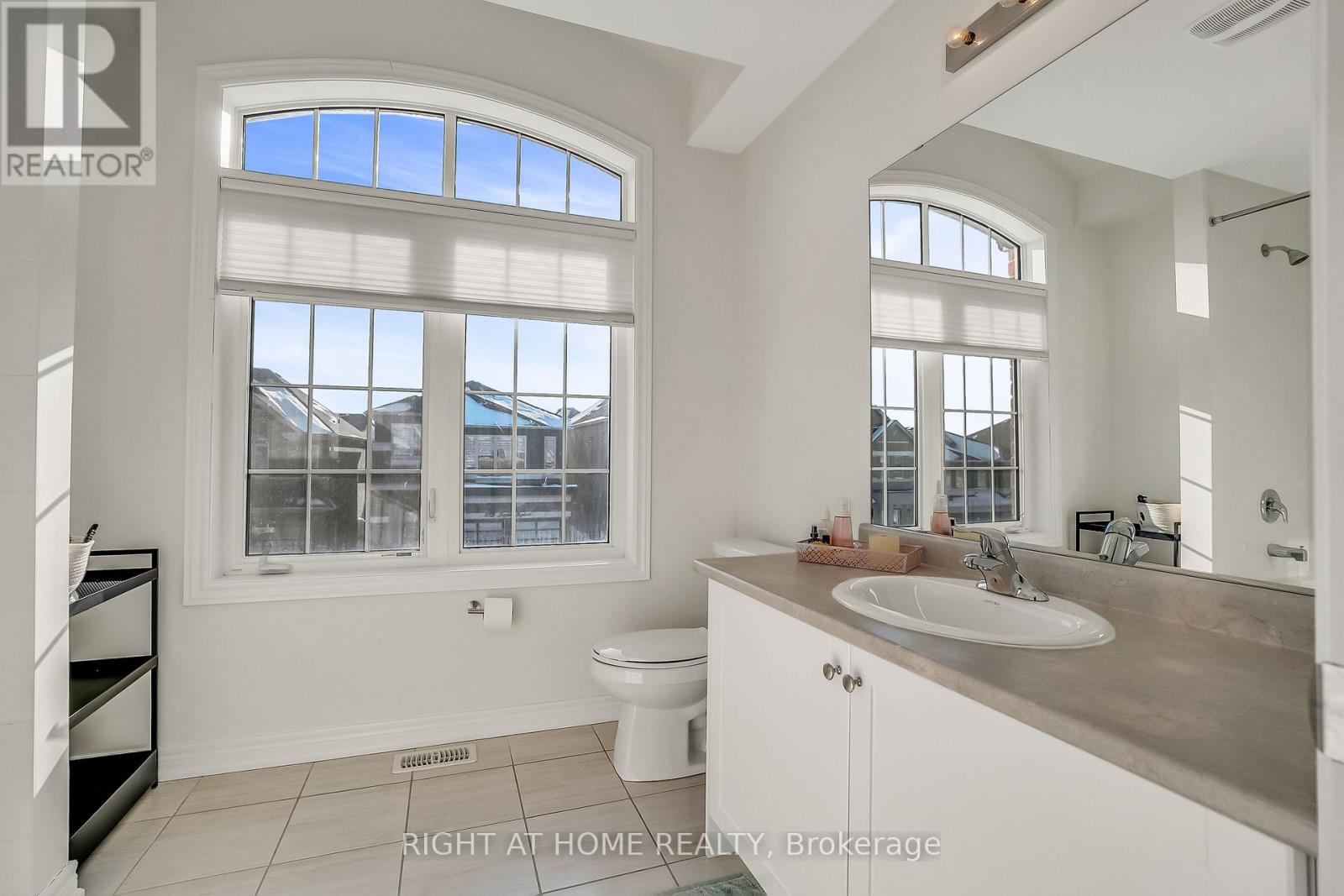 1174 Sepia Square, Pickering, Ontario  L1X 0H1 - Photo 44 - E12891832