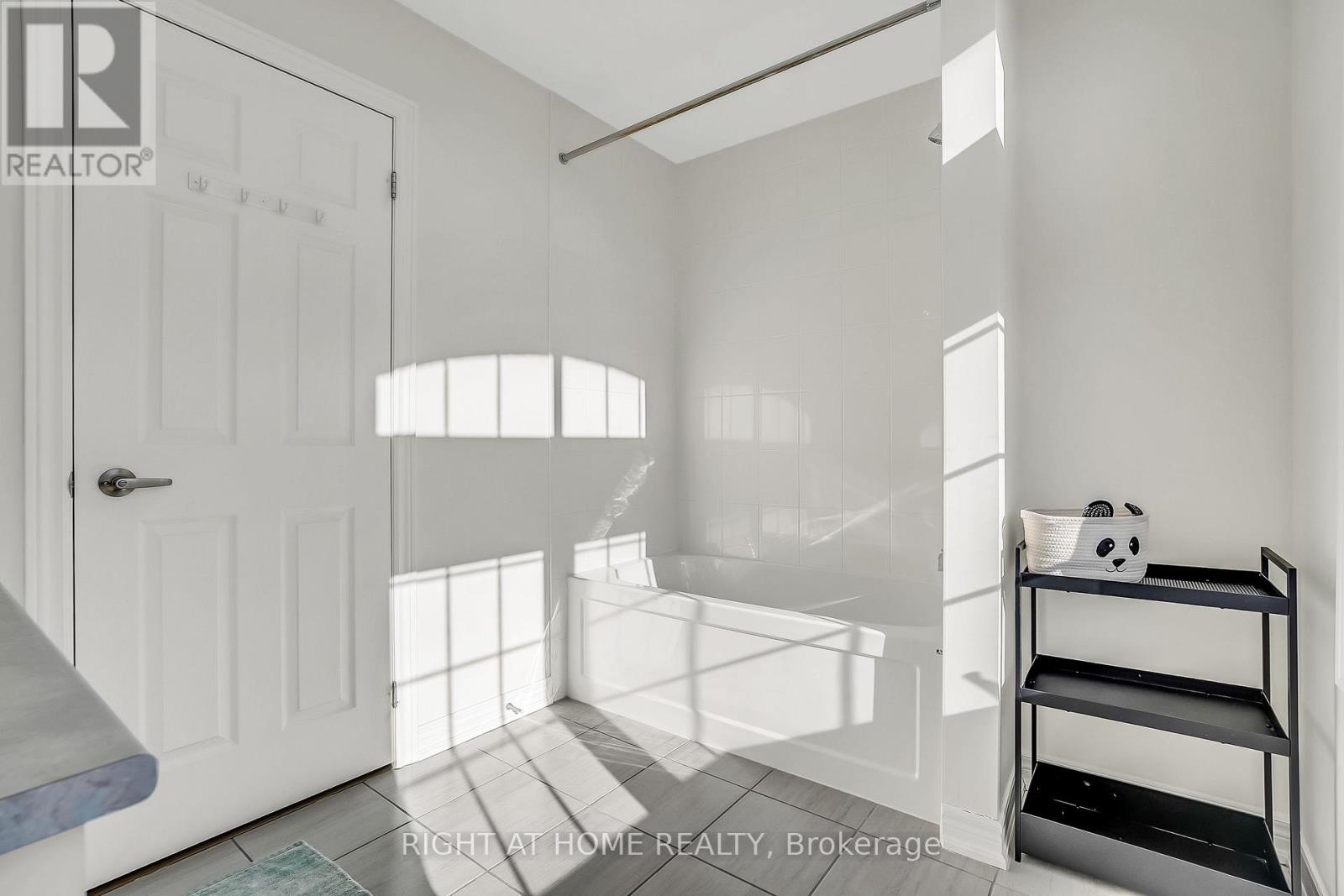 1174 Sepia Square, Pickering, Ontario  L1X 0H1 - Photo 45 - E12891832