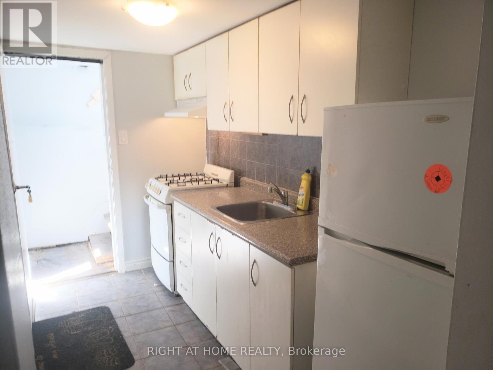 Bsmt - 685 Greenwood Avenue, Toronto, Ontario  M4J 4B6 - Photo 2 - E12891904