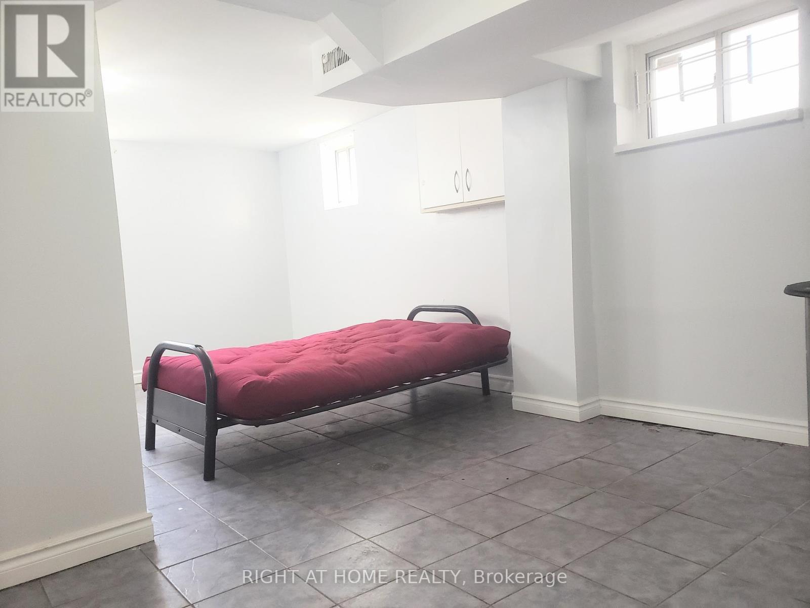 Bsmt - 685 Greenwood Avenue, Toronto, Ontario  M4J 4B6 - Photo 8 - E12891904