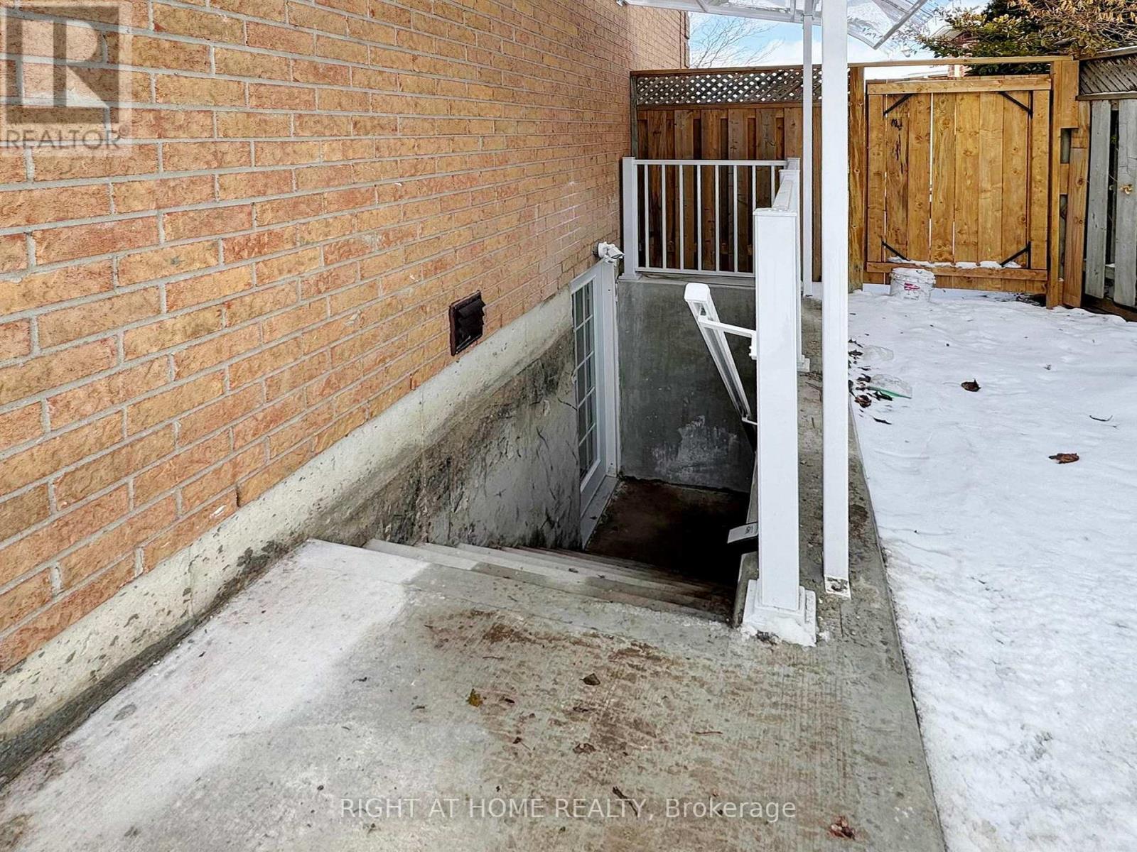 Basement - 11 Hawker Court, Ajax (Central West), Ontario  L1T 3N1 - Photo 24 - E12891918