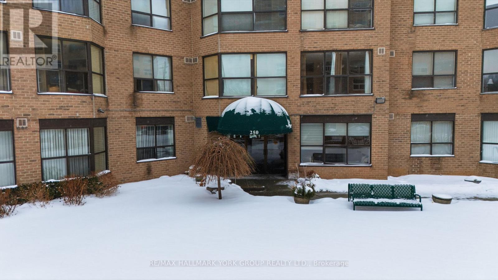 604 - 250 Davis Drive, Newmarket, Ontario  L3Y 7T7 - Photo 3 - N12891790