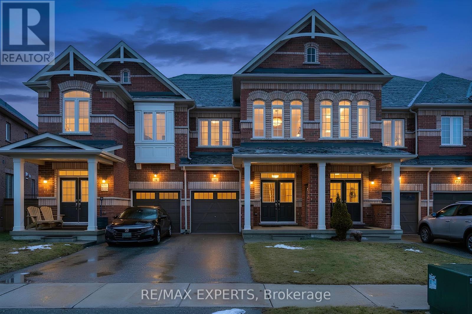 10 HOMER CRESCENT, Aurora, Ontario