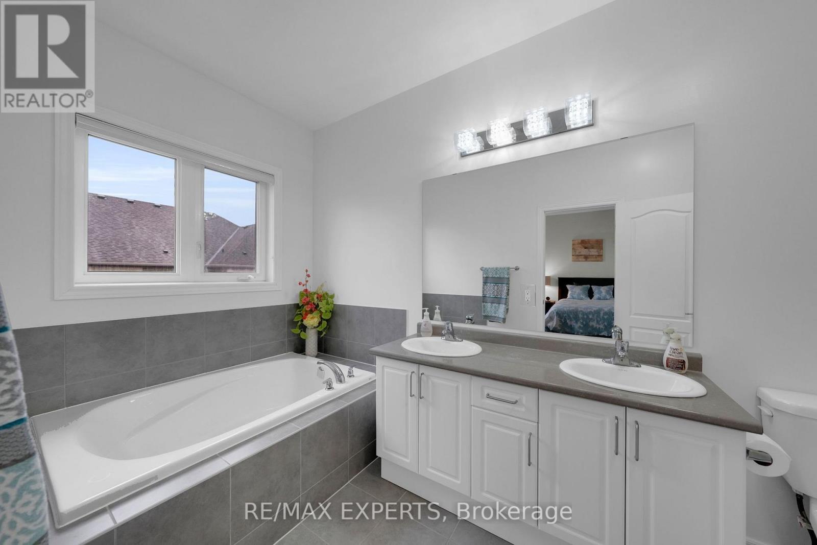 10 Homer Crescent, Aurora, Ontario  L4G 1B7 - Photo 32 - N12891812