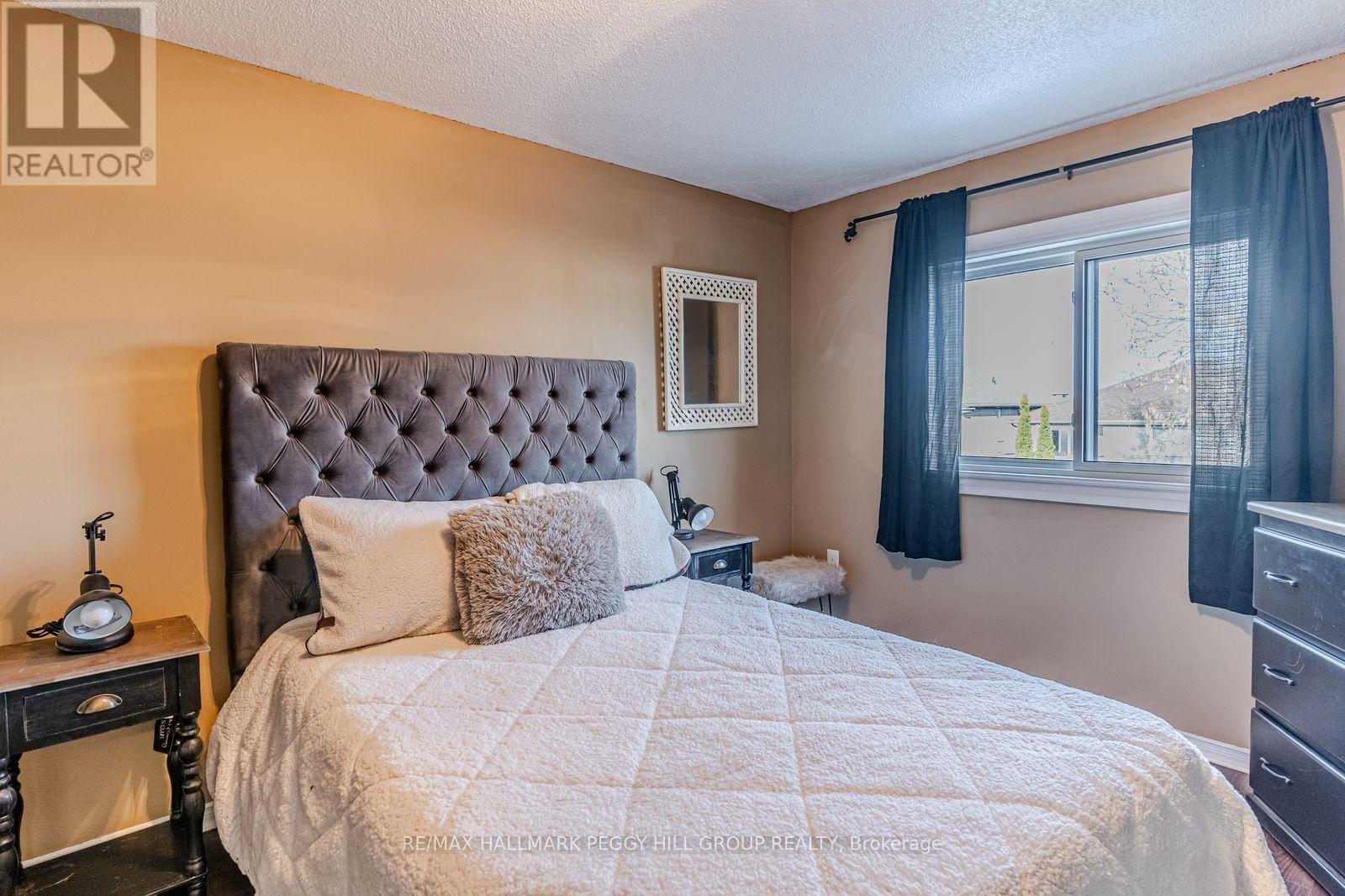 222 Country Lane, Barrie, Ontario  L4N 0W1 - Photo 7 - S12891920