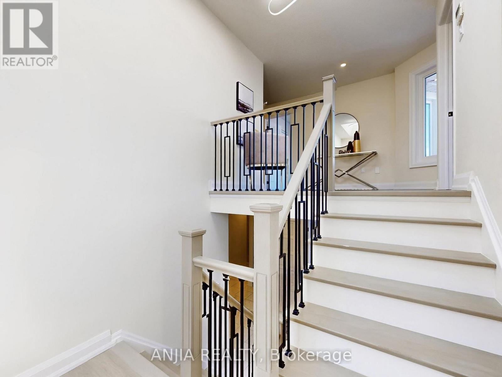 43 Leno Mills Avenue, Richmond Hill, Ontario  L4S 1C2 - Photo 23 - N12886264