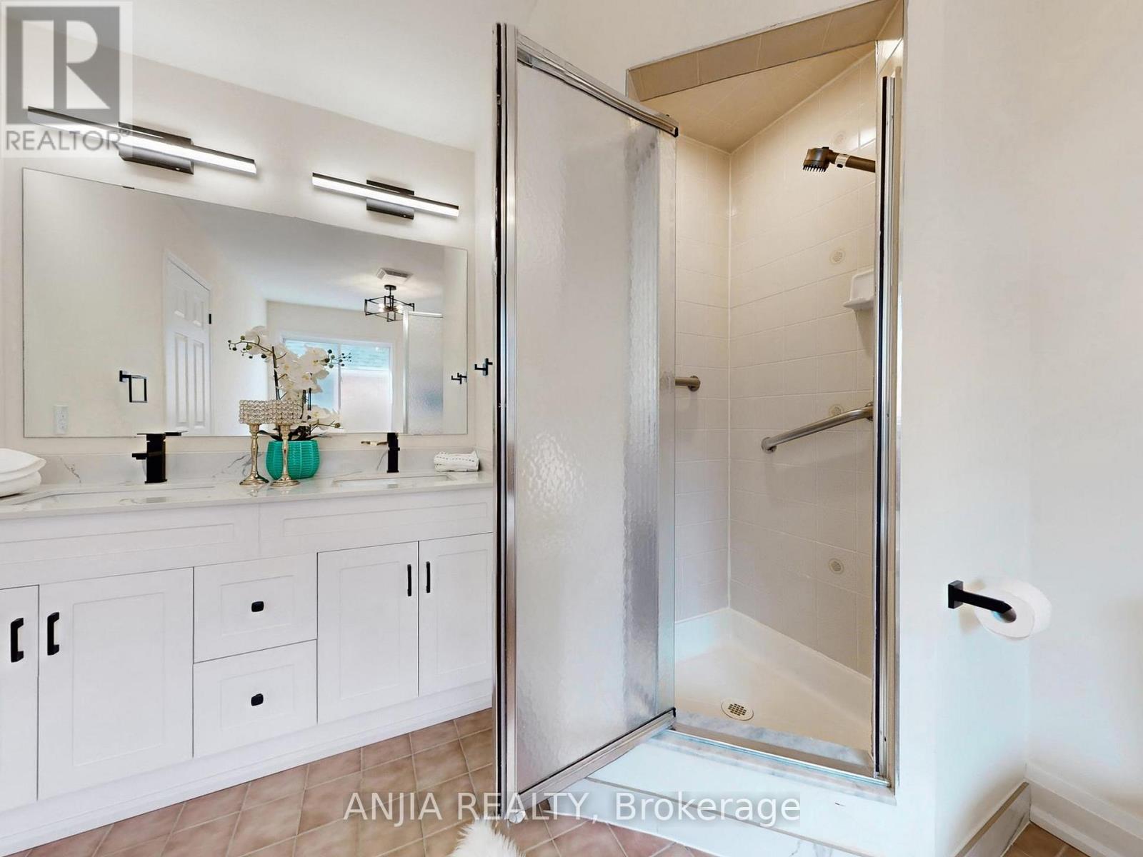 43 Leno Mills Avenue, Richmond Hill, Ontario  L4S 1C2 - Photo 32 - N12886264