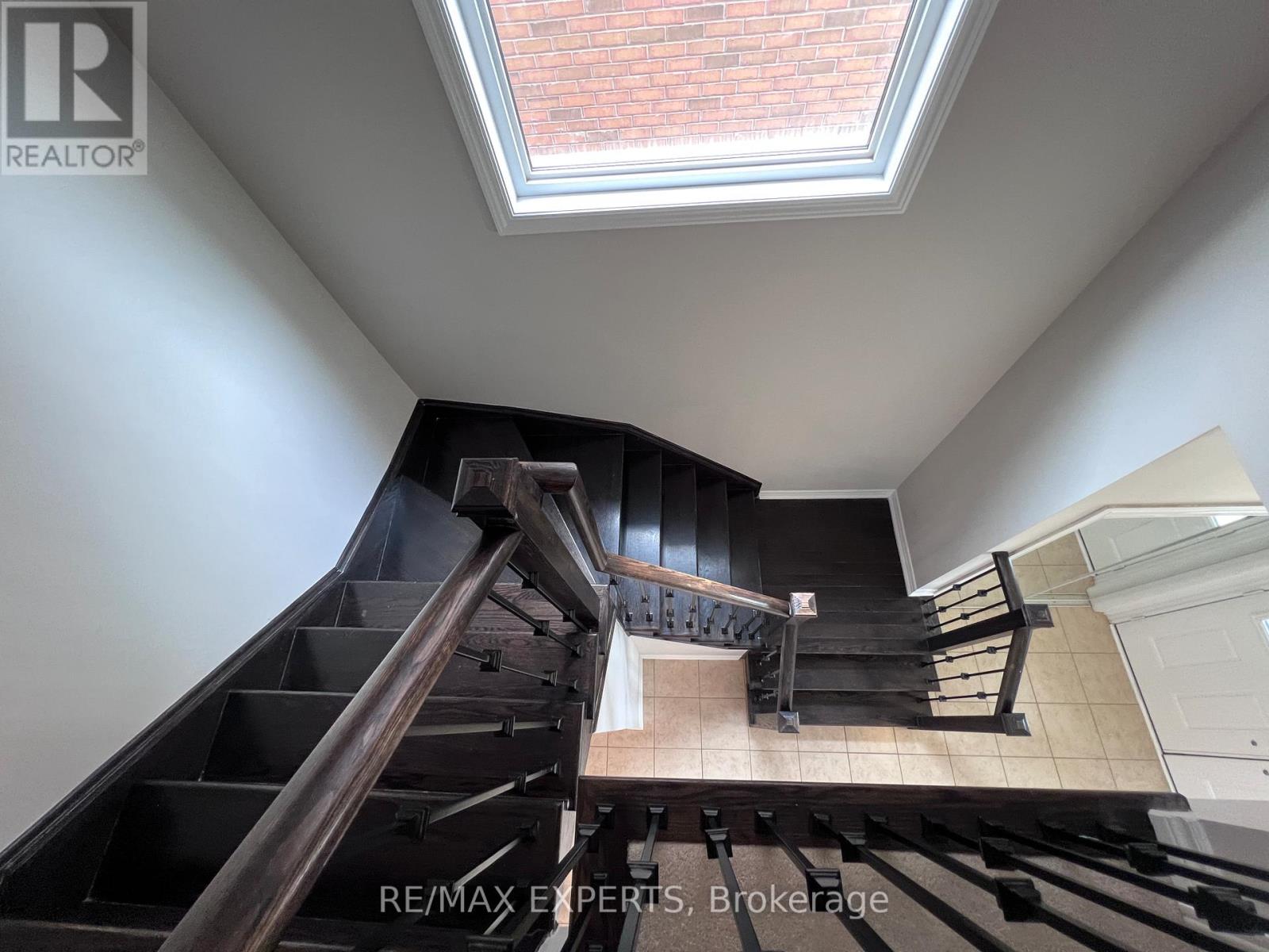 2205 Dawson Crescent, Innisfil (Alcona), Ontario  L9S 0G9 - Photo 19 - N12888862