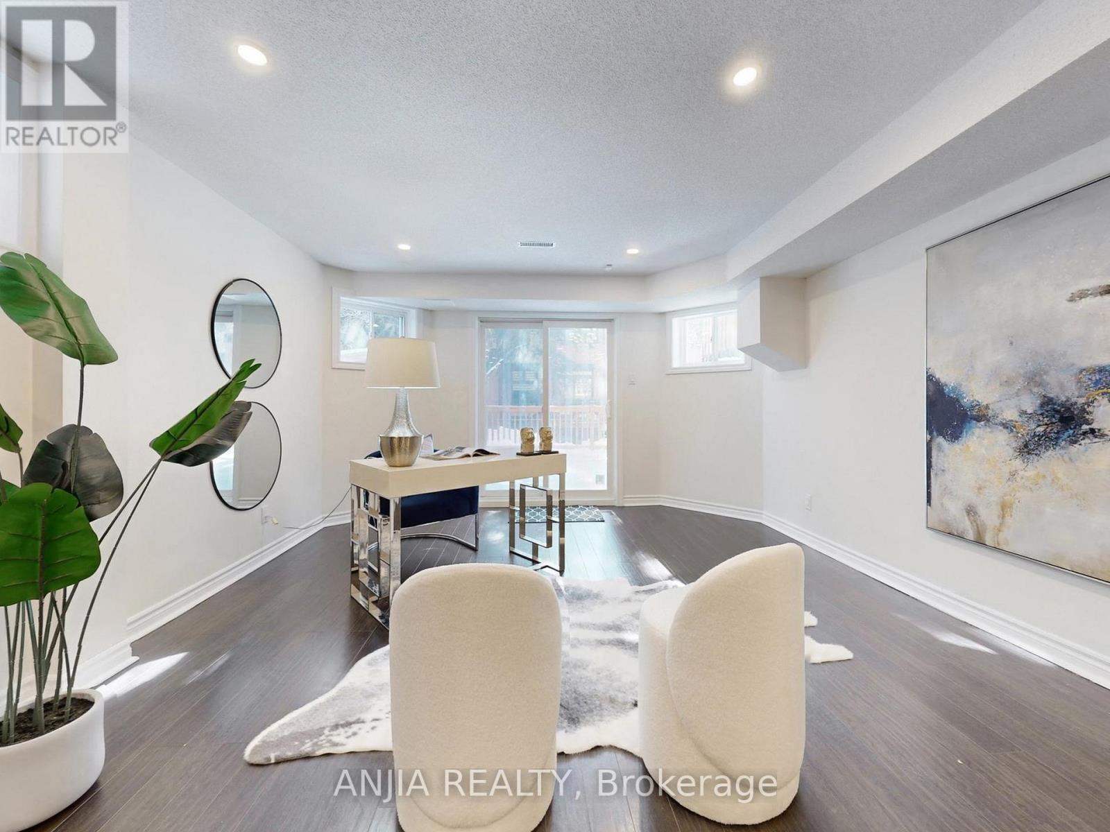 43 Leno Mills Avenue, Richmond Hill, Ontario  L4S 1C2 - Photo 42 - N12886264