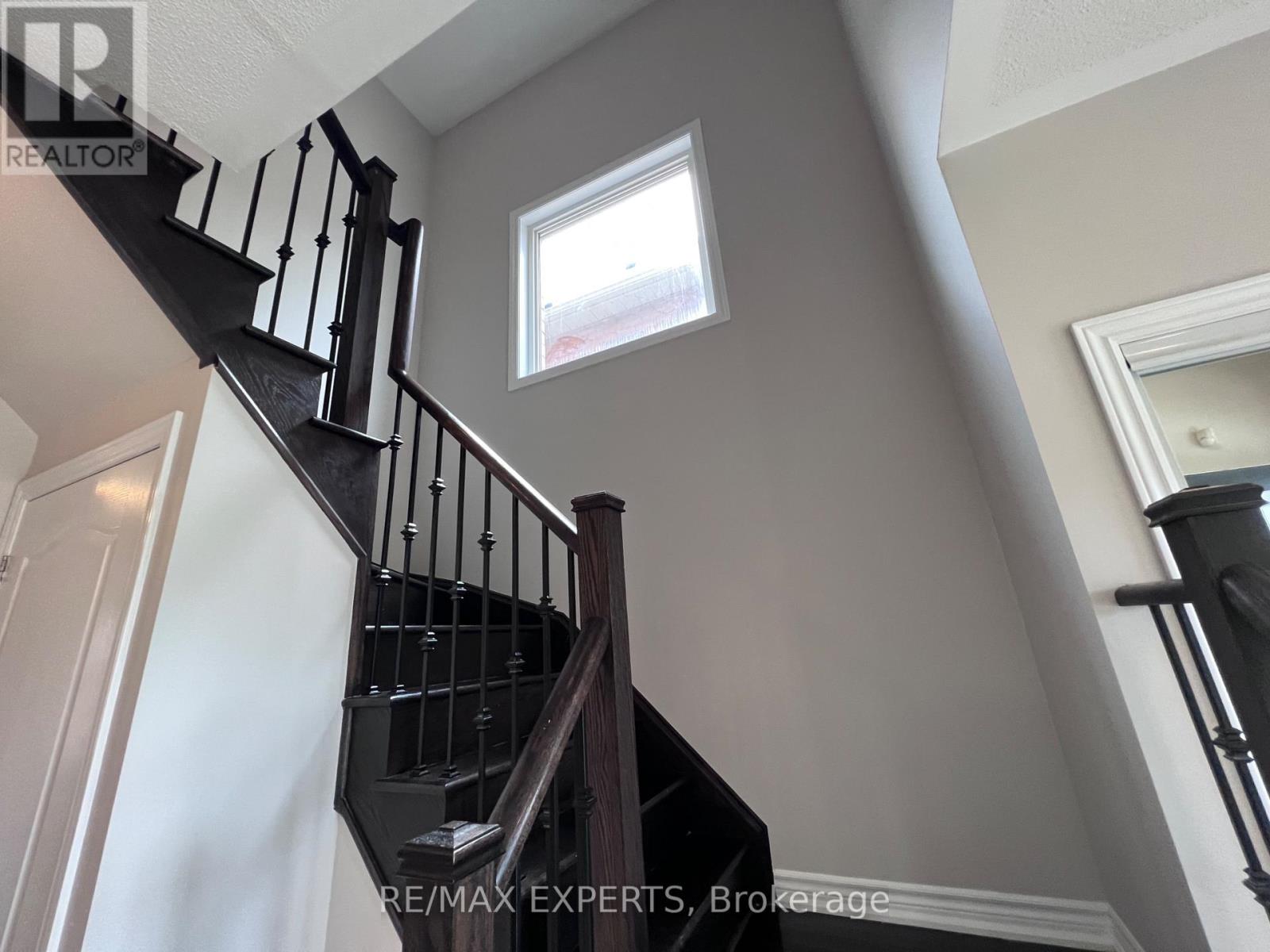 2205 Dawson Crescent, Innisfil (Alcona), Ontario  L9S 0G9 - Photo 18 - N12888862