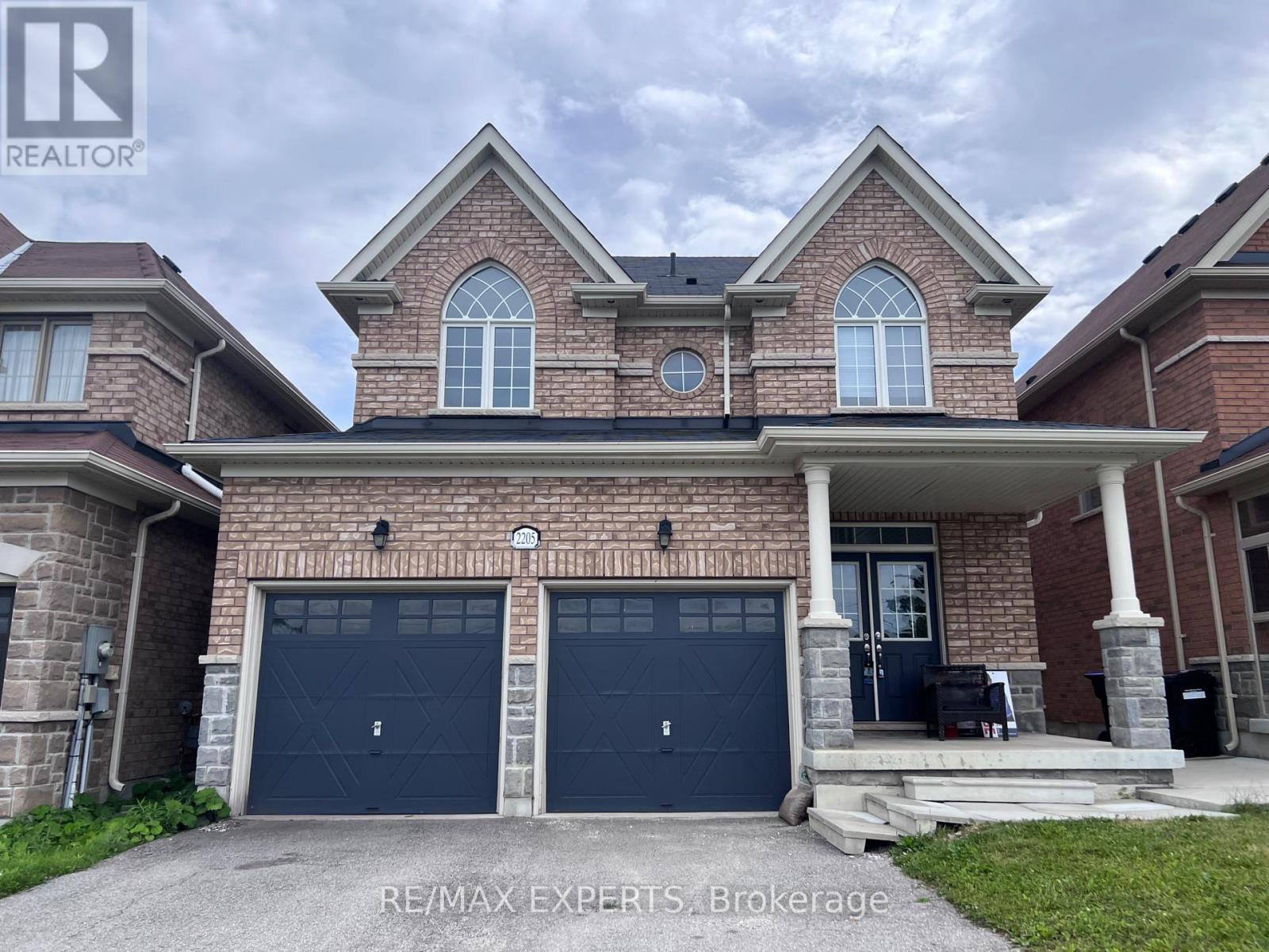 2205 Dawson Crescent, Innisfil (Alcona), Ontario  L9S 0G9 - Photo 2 - N12888862