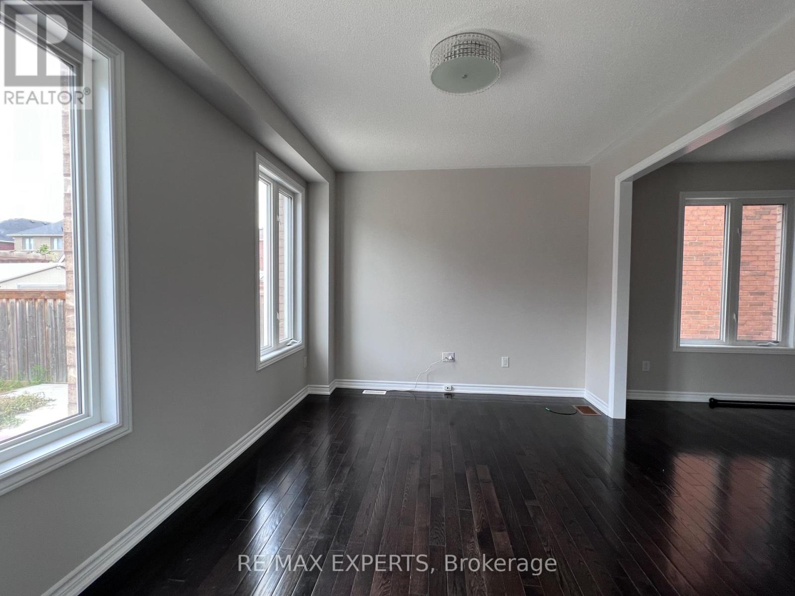 2205 Dawson Crescent, Innisfil (Alcona), Ontario  L9S 0G9 - Photo 6 - N12888862