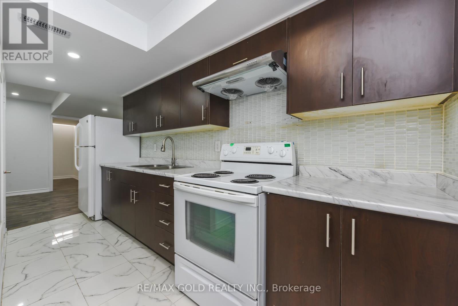 59 Vezna Crescent, Brampton, Ontario  L6X 5K4 - Photo 38 - W12883940