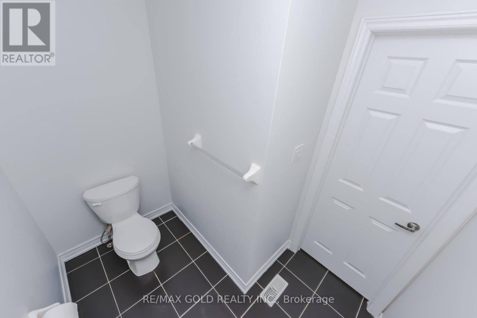 59 Vezna Crescent, Brampton, Ontario  L6X 5K4 - Photo 8 - W12883940