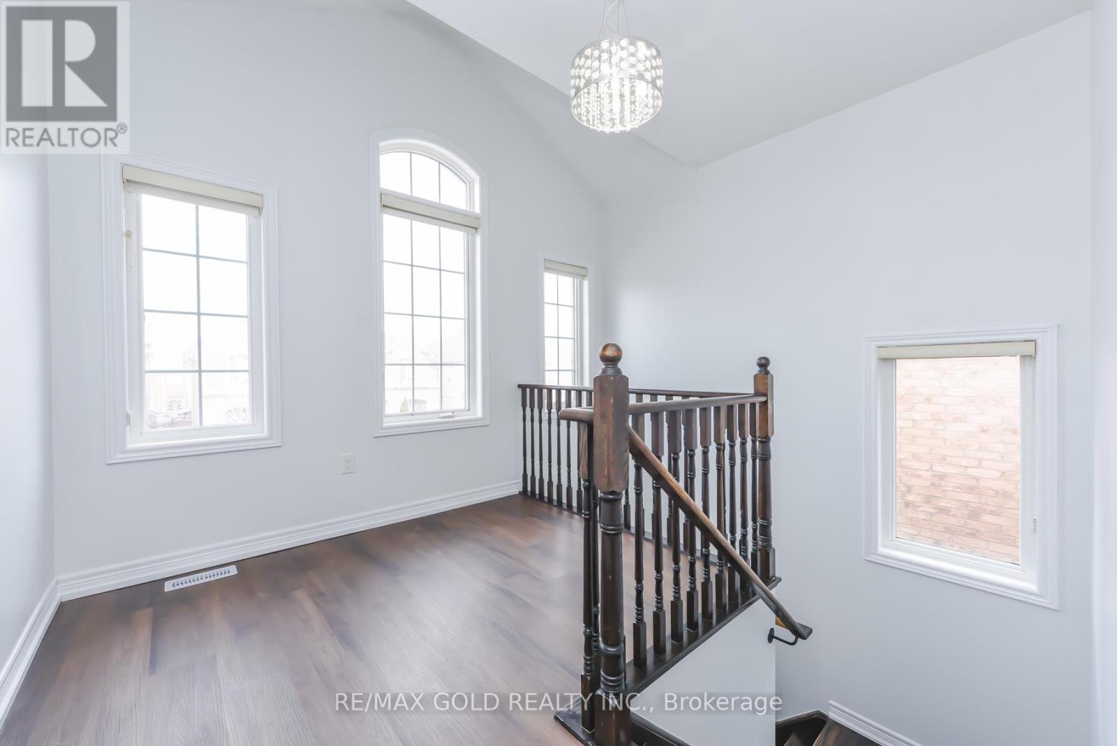 59 Vezna Crescent, Brampton, Ontario  L6X 5K4 - Photo 19 - W12883940