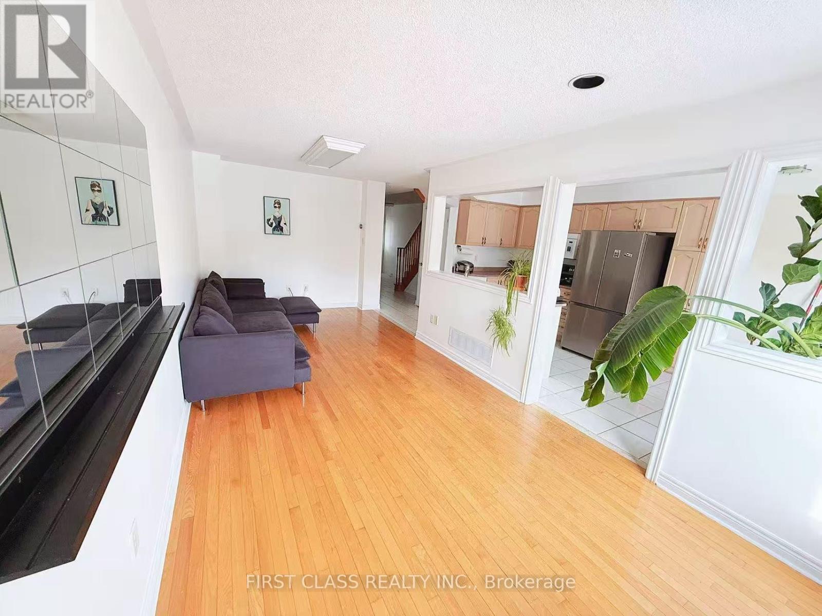 3892 Manatee Way, Mississauga, Ontario  L5M 6P7 - Photo 3 - W12891740