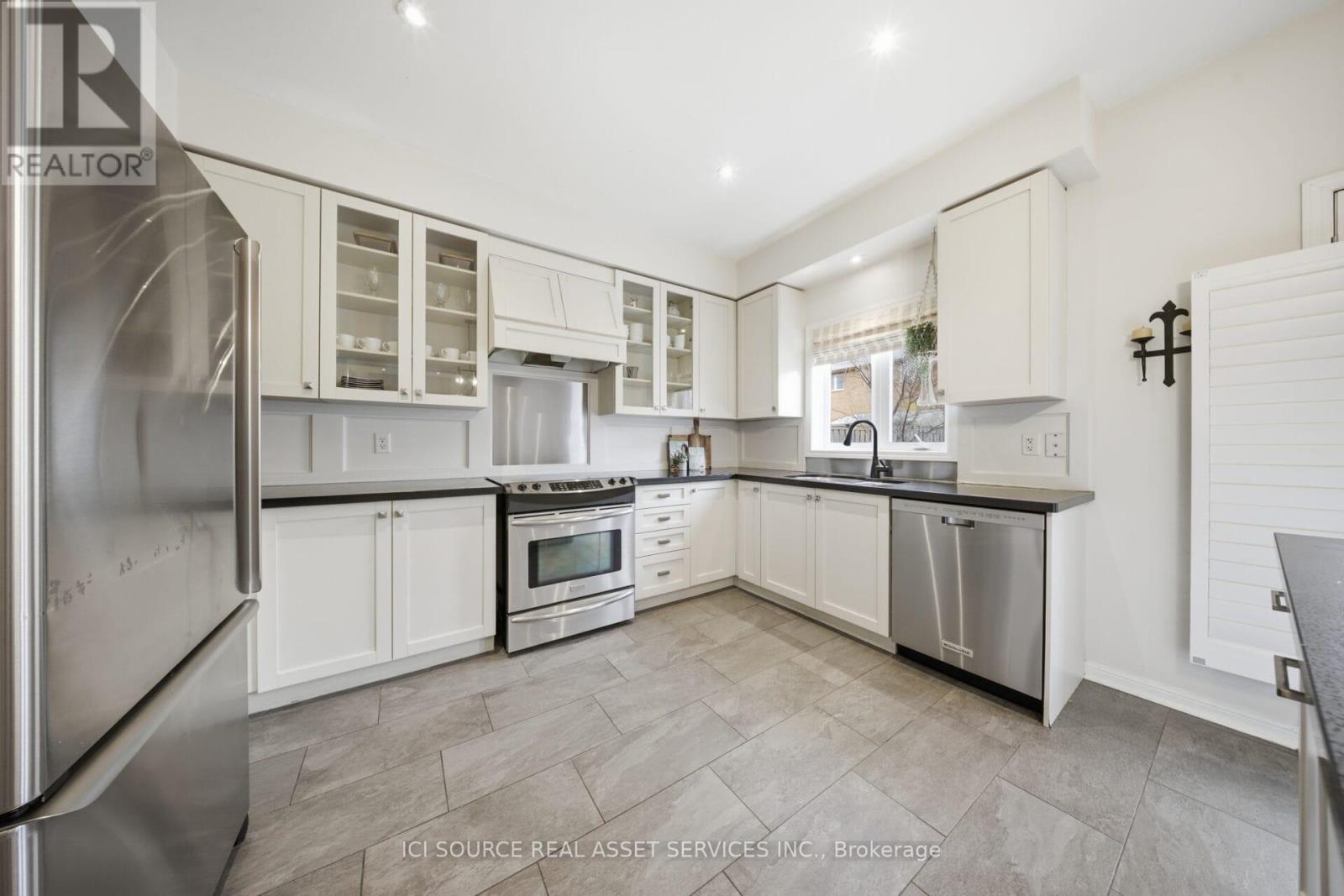 2202 Brookhaven Crescent, Oakville, Ontario  L6M 5B8 - Photo 14 - W12891746