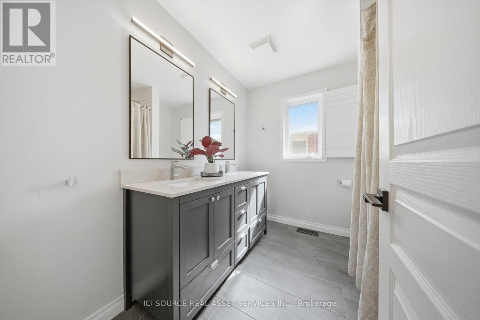 2202 Brookhaven Crescent, Oakville, Ontario  L6M 5B8 - Photo 24 - W12891746