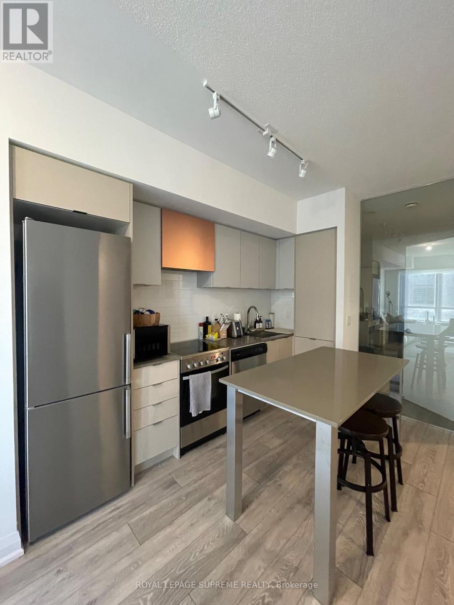 646 - 26 Gibbs Road, Toronto, Ontario  M9B 0E3 - Photo 2 - W12891752