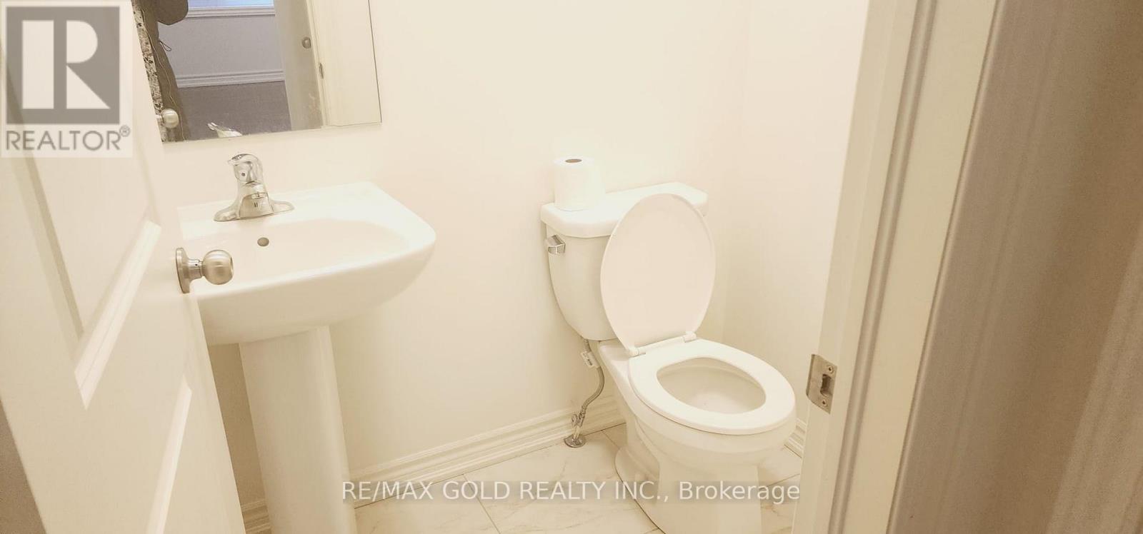 25 Truffle Court, Brampton, Ontario  L7A 5A6 - Photo 12 - W12891762