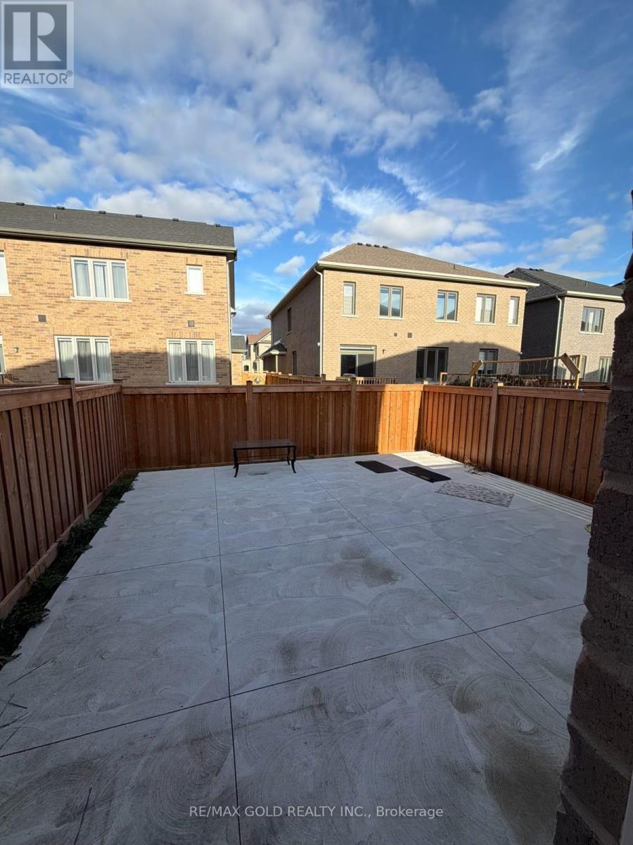 25 Truffle Court, Brampton, Ontario  L7A 5A6 - Photo 15 - W12891762