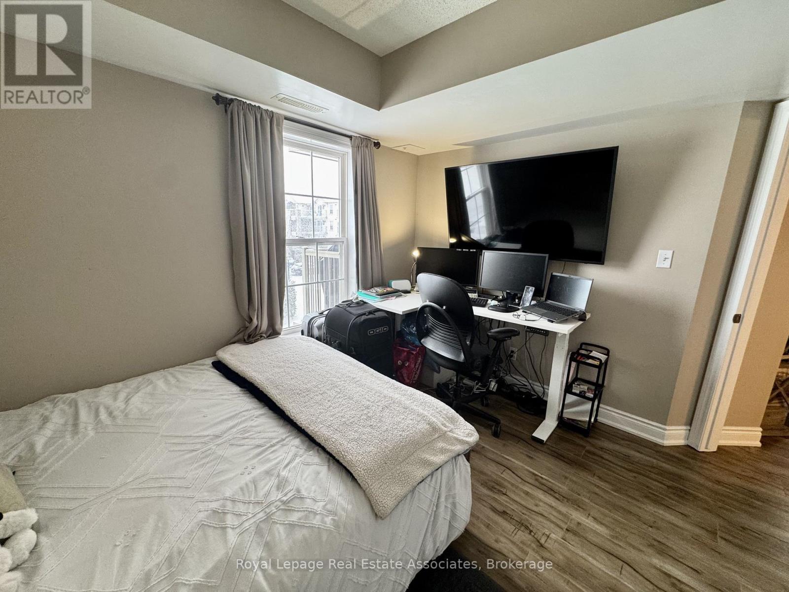 302 - 1460 Bishops Gate, Oakville, Ontario  L6M 4N5 - Photo 14 - W12891808