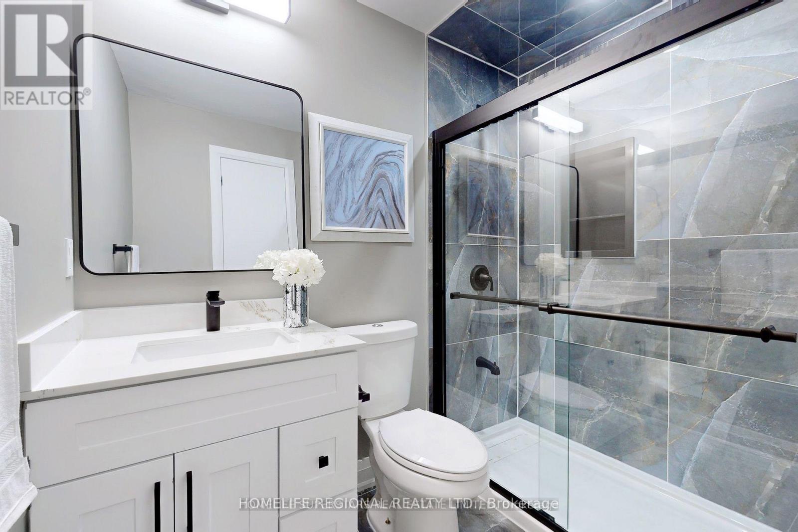 7537 Lully Court, Mississauga, Ontario  L4T 2P2 - Photo 17 - W12891822