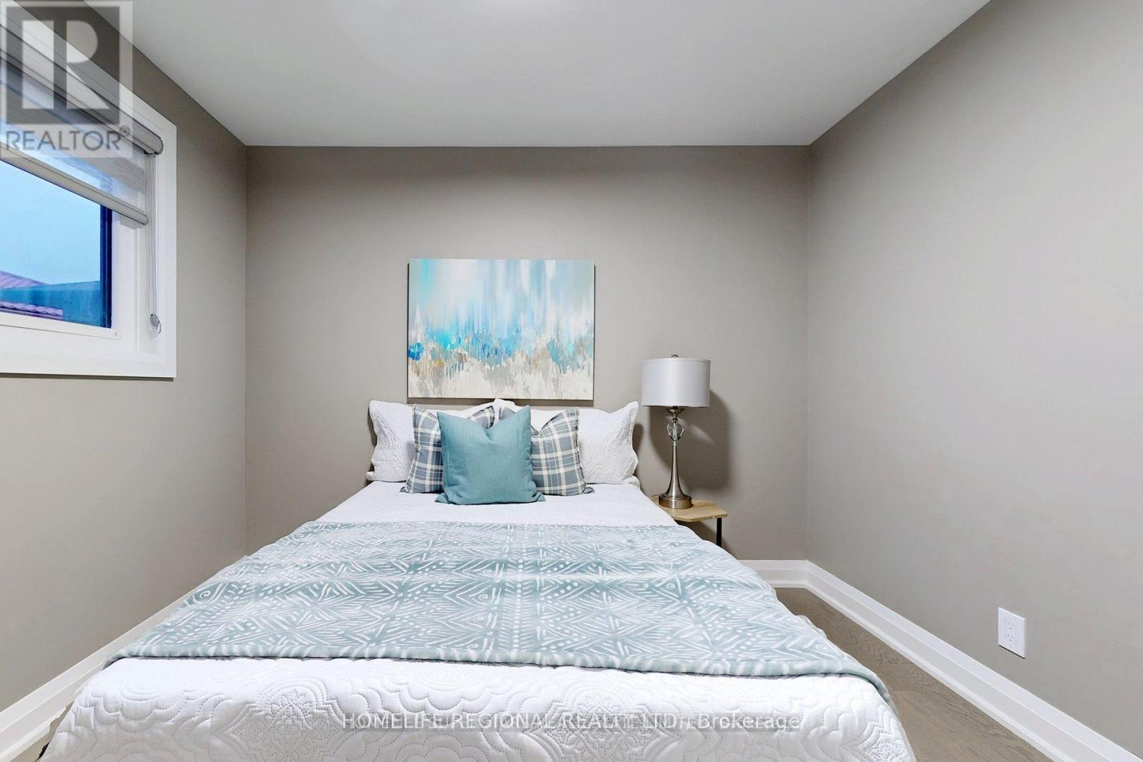 7537 Lully Court, Mississauga, Ontario  L4T 2P2 - Photo 19 - W12891822