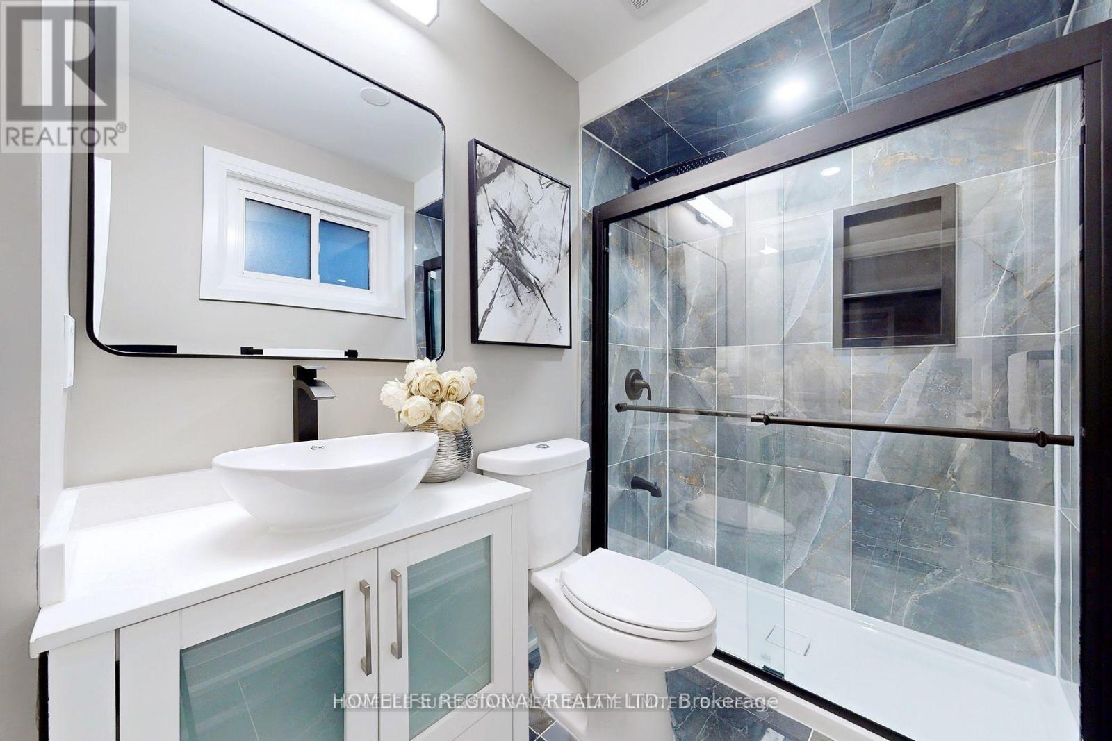 7537 Lully Court, Mississauga, Ontario  L4T 2P2 - Photo 22 - W12891822