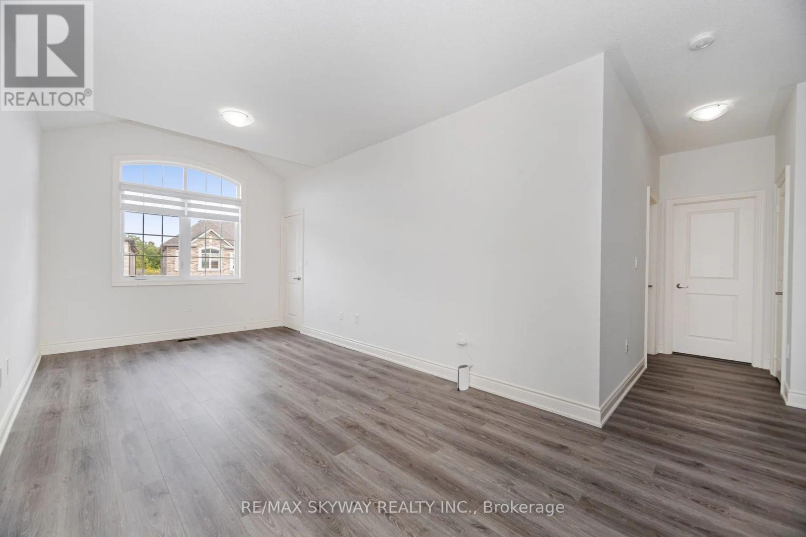 68 Pond View Gate, Hamilton (Waterdown), Ontario  L8B 2A1 - Photo 27 - X12783000