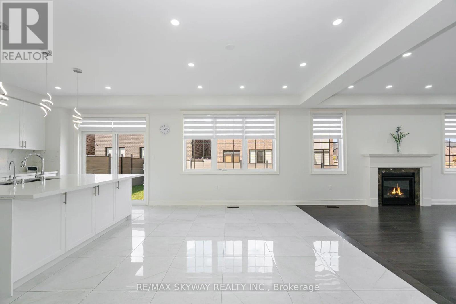 68 Pond View Gate, Hamilton (Waterdown), Ontario  L8B 2A1 - Photo 13 - X12783000