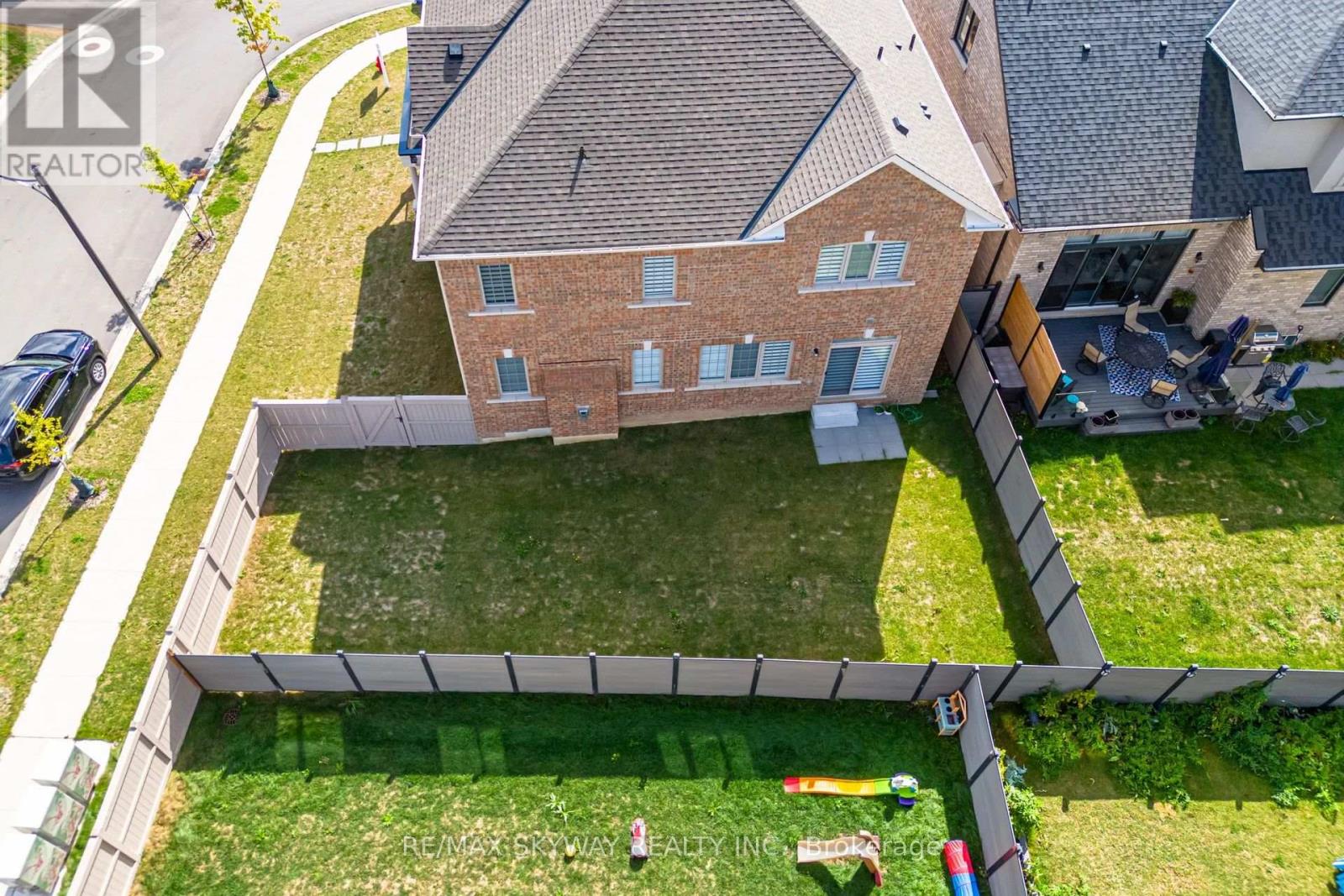 68 Pond View Gate, Hamilton (Waterdown), Ontario  L8B 2A1 - Photo 44 - X12783000