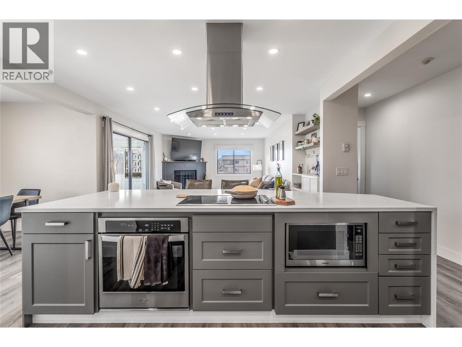 1075 Bernard Avenue Unit# 305, Kelowna, British Columbia  V1Y 6P7 - Photo 4 - 10376712