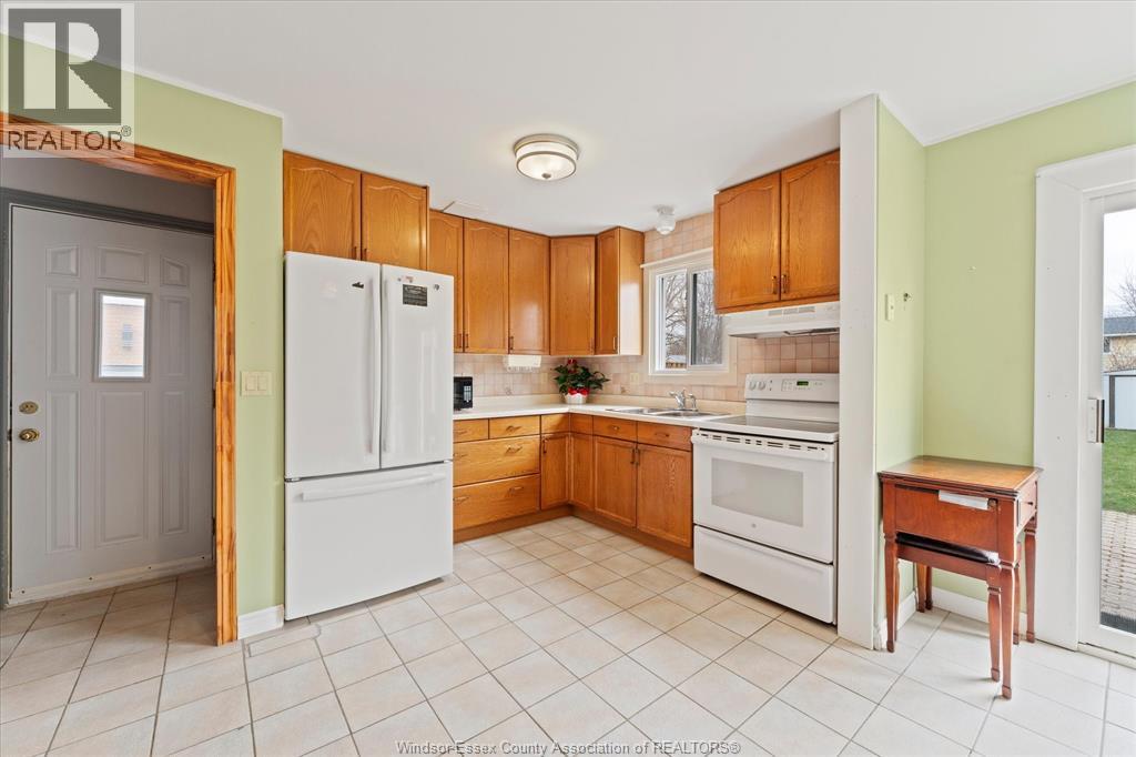 9690 Lynngrove Cres, Windsor, Ontario  N8R 1B7 - Photo 9 - 26005579