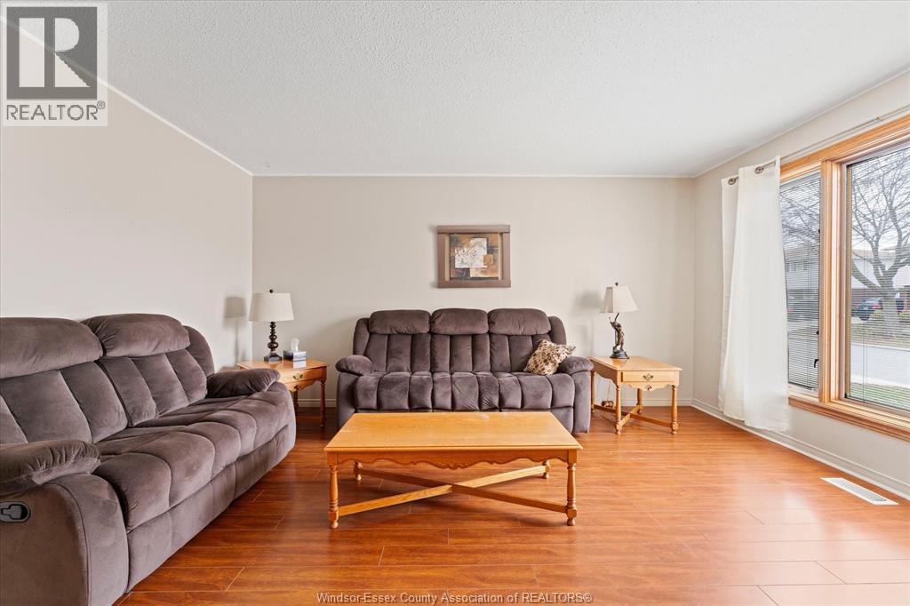 9690 Lynngrove Cres, Windsor, Ontario  N8R 1B7 - Photo 7 - 26005579