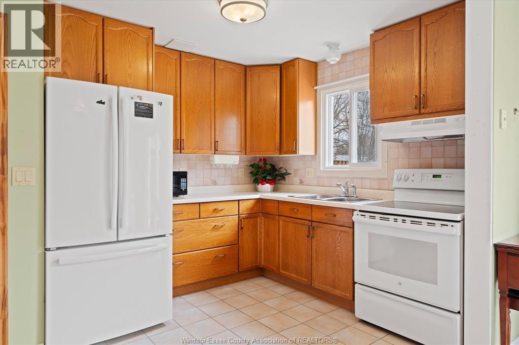 9690 Lynngrove Cres, Windsor, Ontario  N8R 1B7 - Photo 10 - 26005579