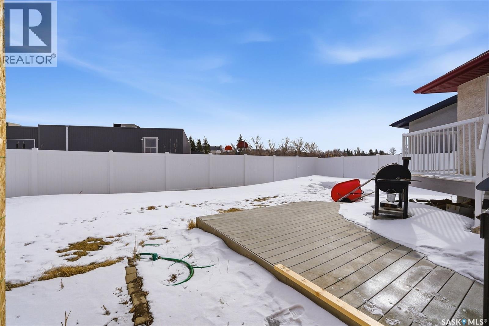 1368 Maple Leaf Crescent N, Regina, Saskatchewan  S4R 4J4 - Photo 34 - SK030641