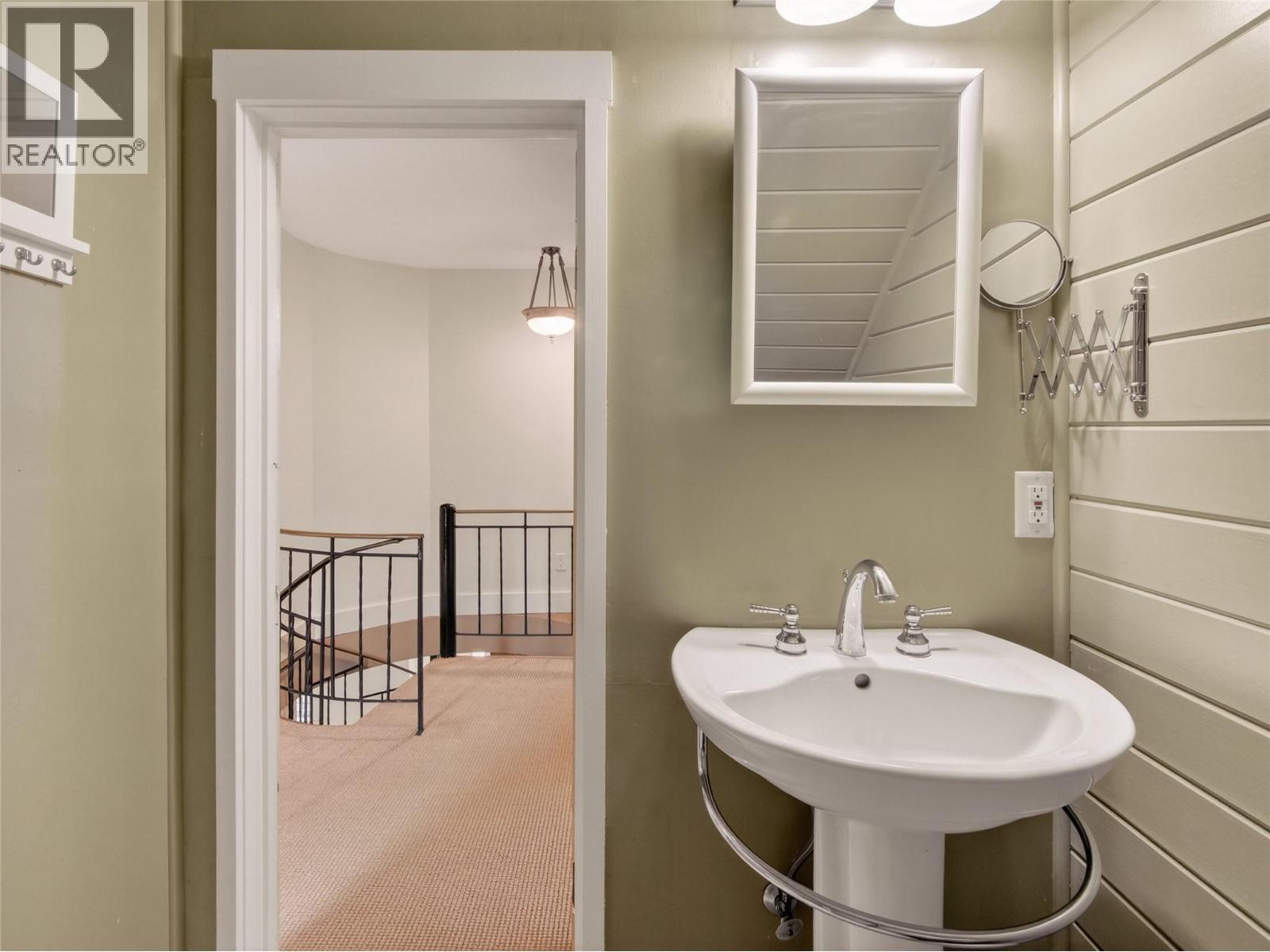 410 Upper Bench Road N, Penticton, British Columbia  V2A 8T4 - Photo 42 - 10374142