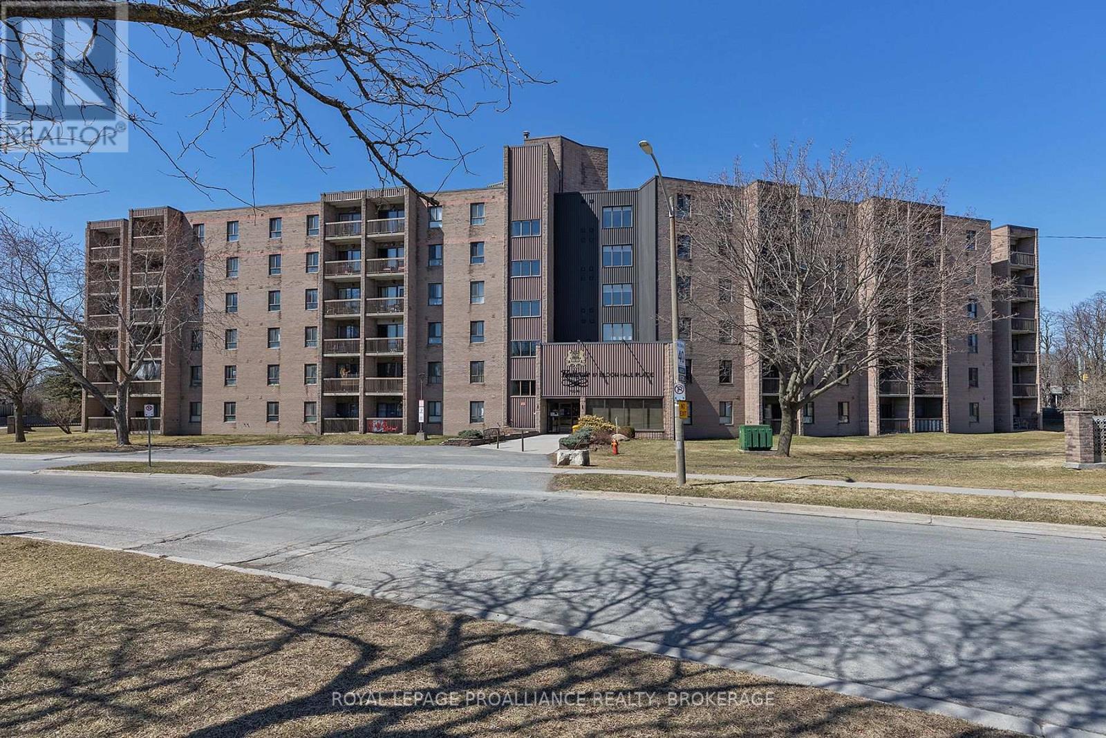 215 - 17 Eldon Hall Place, Kingston, Ontario  K7M 7H5 - Photo 1 - X12892058