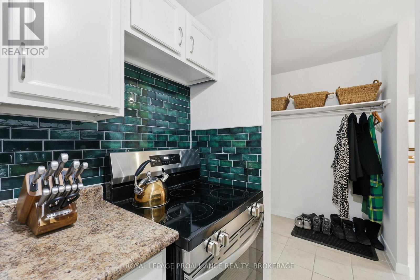 215 - 17 Eldon Hall Place, Kingston, Ontario  K7M 7H5 - Photo 10 - X12892058