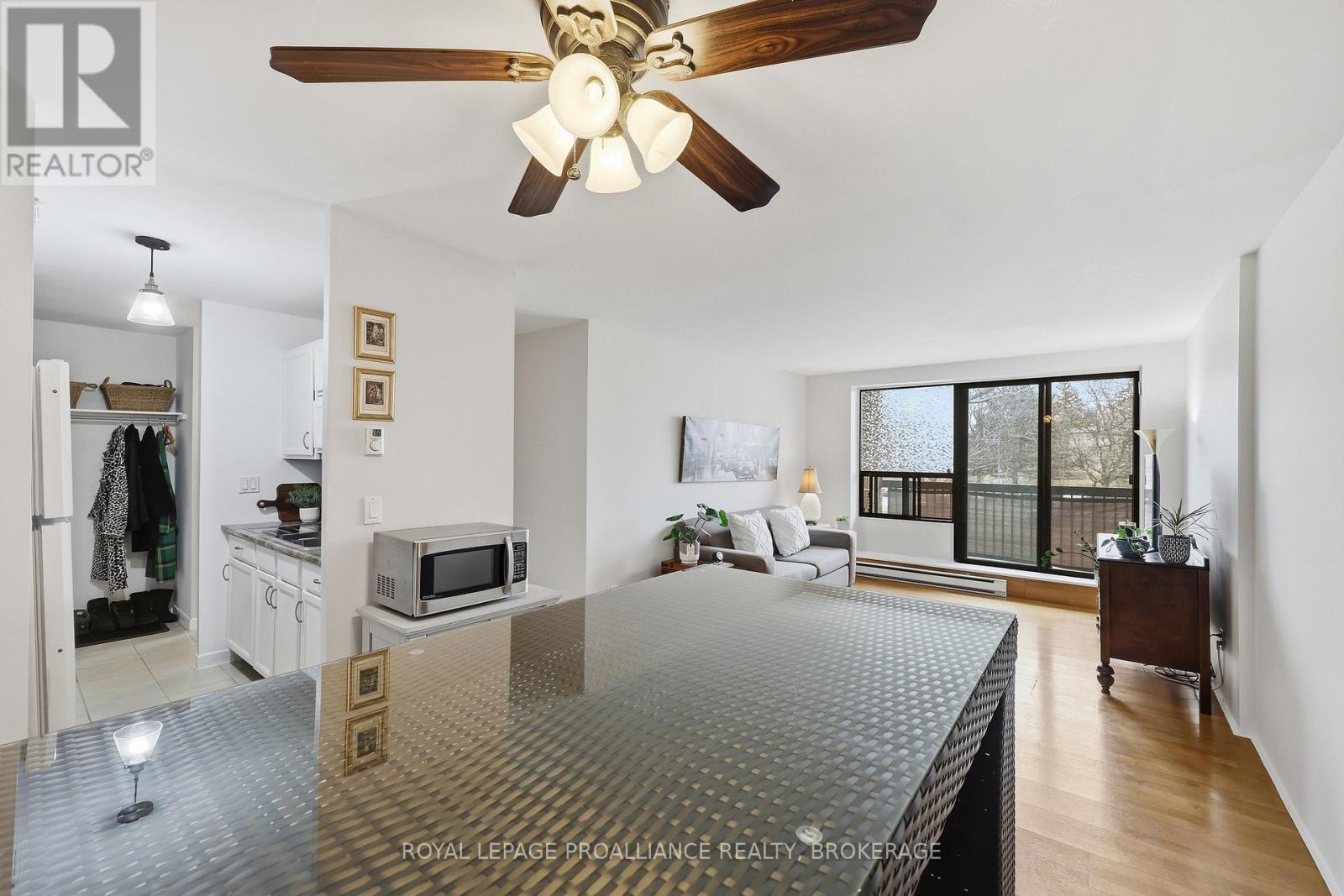 215 - 17 Eldon Hall Place, Kingston, Ontario  K7M 7H5 - Photo 15 - X12892058