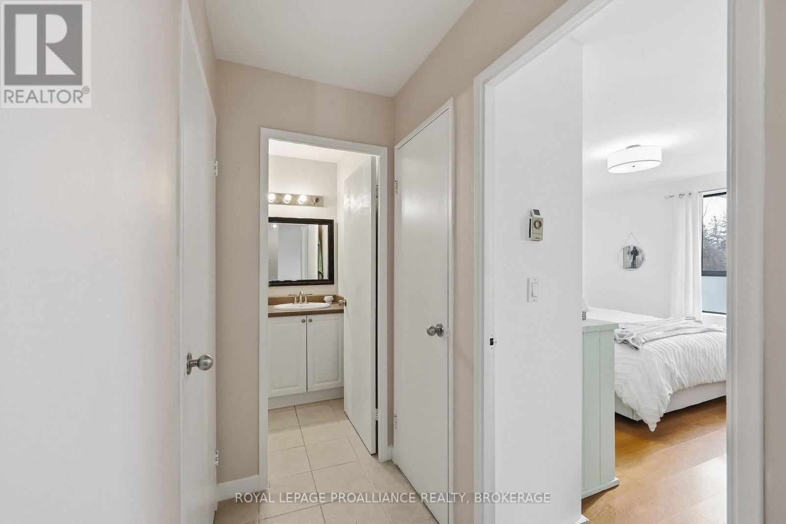 215 - 17 Eldon Hall Place, Kingston, Ontario  K7M 7H5 - Photo 17 - X12892058