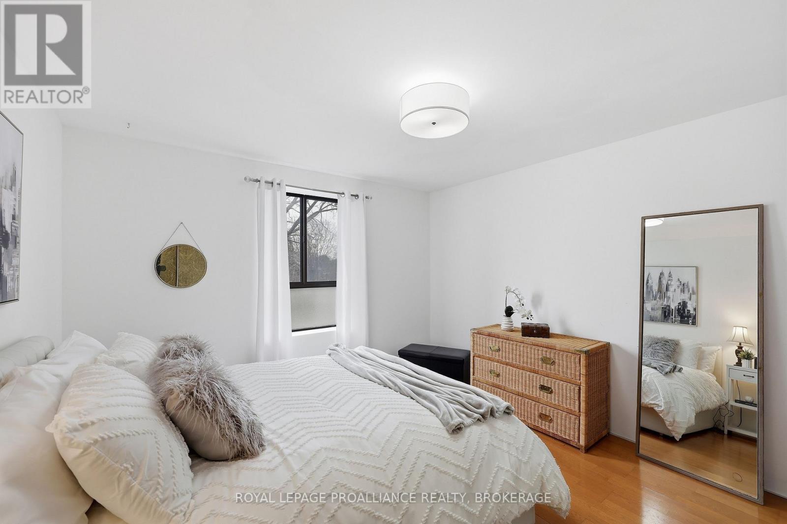 215 - 17 Eldon Hall Place, Kingston, Ontario  K7M 7H5 - Photo 20 - X12892058