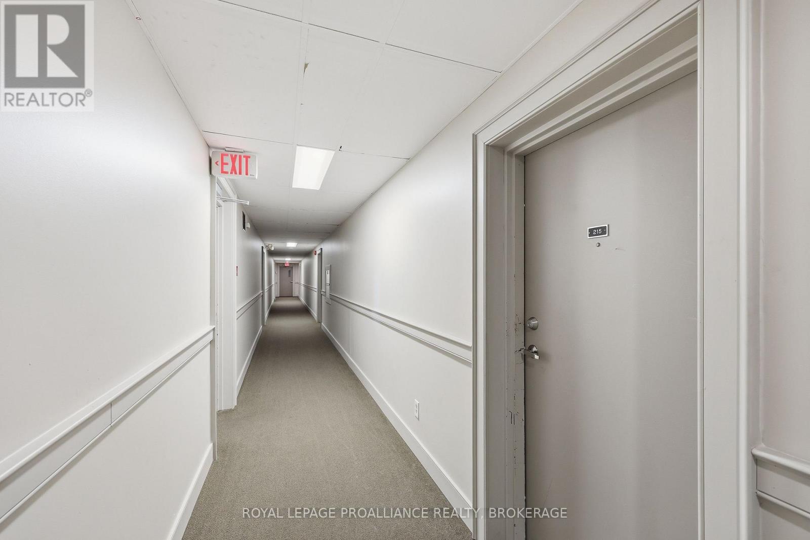 215 - 17 Eldon Hall Place, Kingston, Ontario  K7M 7H5 - Photo 5 - X12892058